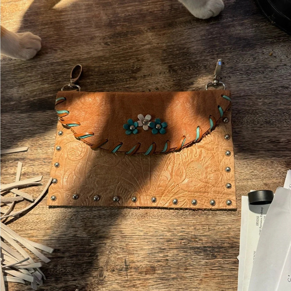 Hand tooled leather fanny pack belt bag - Picture 12 of 13